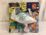 NIP Illumination Minions Despicable Me Minion Mayhem Piranha Gun w/2 Foam Pianhas