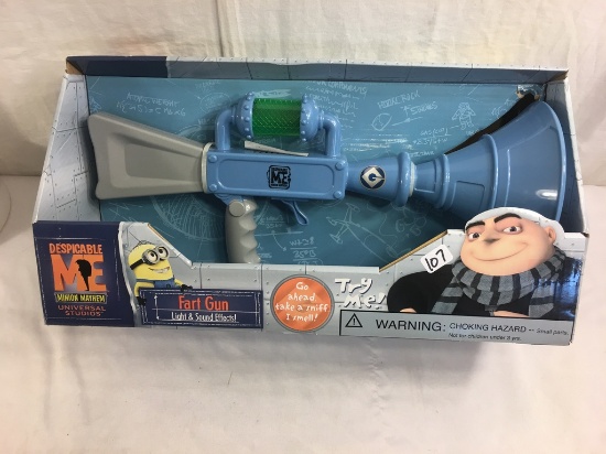 New Collector Universal Studios Despicable Me Minion Mayhem Fart Gun Light & Souind Effects 14x8"