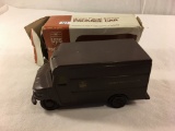 Collector UPS Package Car Replica Of The P-600 Delivery Vehicle Size Box:6