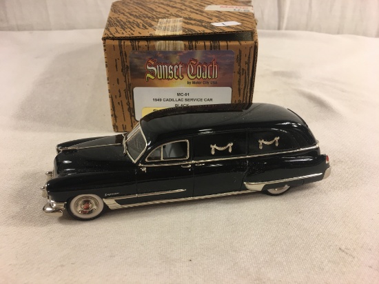 COLLECTOR MIXED VINTAGE & MODERN DINKY DIECAST CAR