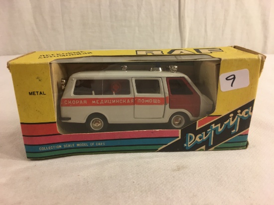 Collector Vintage Russian USSR Ambulance RAF-M 22031 1:43 Diecast Toy Soviet Scale Model Car