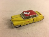 Collector ERTL 1952 Cadillac Model 62, Four-Door No.12 in a Series Of Vintage Vehicles 1:43 Scale