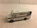 Collector Snap-on Delivery White Van Size: 5.3/4