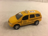 Collector  N.Y.C Taxi C.T88 Yellow Taxi Cab Scale 1/43 DieCast Metal Car