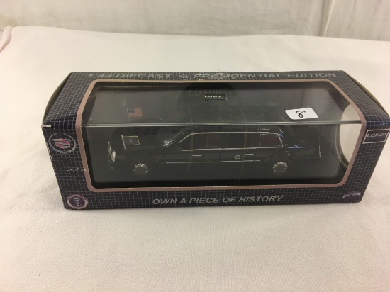 Collector NIB Luxury 1/43 Scale 2009 Presidential Limousine Diecast Black Car