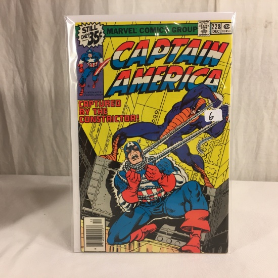 Collector Vintage Marvel Comics Captain America Comic Book No.228