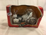 Collector Kawasaki Hot Zone Super Bikes 1:18 Scale Die-Cast Working Real Suspension