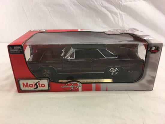 Collector Loose In Box Maisto Special Edition 1965 Pontiac GTO 1:18 Scale Die-Cast Red