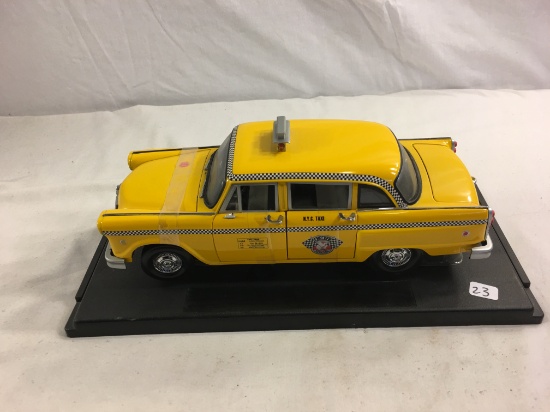 Collector Loose New York City Taxi 1/18 Scale Taxi Cab yellow Die-Cast Metal Car