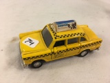 Collector Loose Yellow Cab taxi  1/43 Scale DieCast Metal car