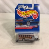 NIP Hot wheels Mattel 1/64 Scale DieCast Metal & Plastic Parts Street Art Series School Bus #4