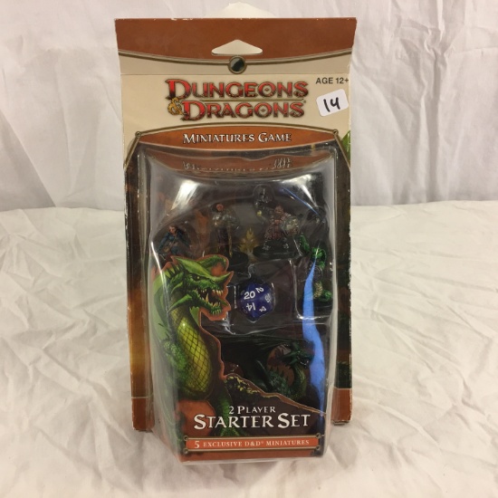 NIP Collector Dungeons Dragons Mniniatures Game 2 Player Starter Set Miniatures