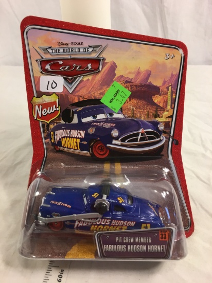 NIP Collector Disney Pixar The World Of Cars Pit Crew Member Fabulous Hudson Hornet #33