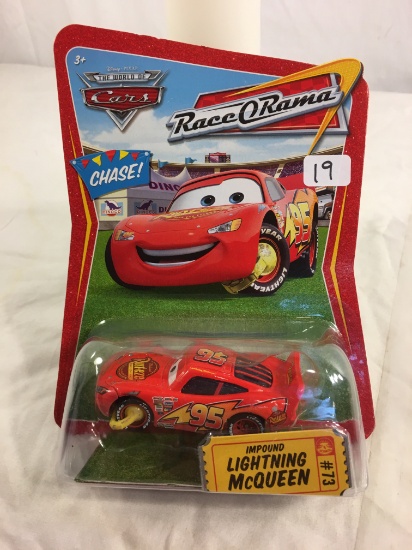 NIP Collector Disney Pixar The World Of Cars  Race O Rama Lightning McQueen #73