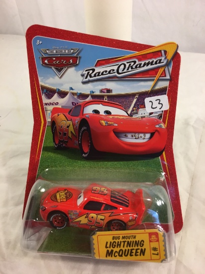 NIP Collector Disney Pixar The World Of Cars  Race O Rama Lightning McQueen #7