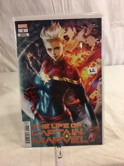 Collector Marvel Comics VARIANT EDITION The Life Of Captain Marvel Comic Book No.1