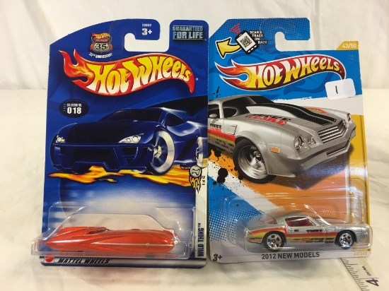 Lot of 2 Pieces Collector New in Package Hot wheels 1/64 Scale Die-cast Metal & Plastic Parts