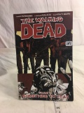 Collector The Walking Dead Volume #17  Something To Fear Book