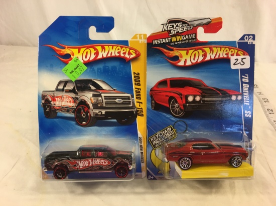 Lot of 2 Pieces Collector New in Package Hot wheels 1/64 Scale Die-Cast Metal & Plastic Parts