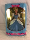 Collector NIB Mattel Walt Disney's Cinderella Saprkle Eyes Doll 13.5
