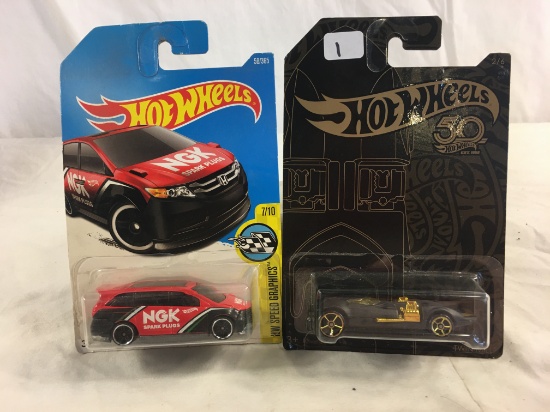 Lot of 2  New in Package Hot wheels Mattel 1/64 Scale DieCast Metal & Plastic Parts Cars