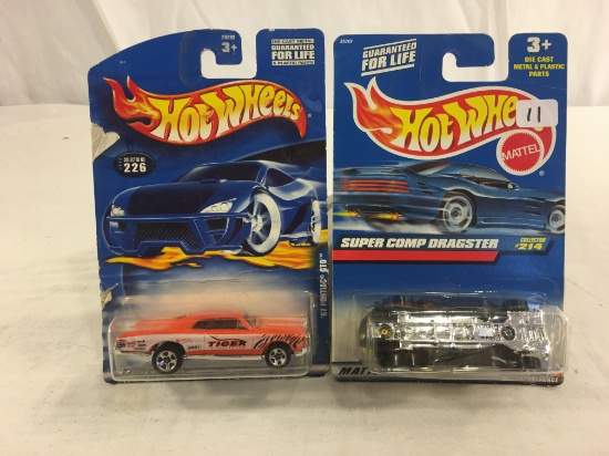 Lot of 2 Pieces New in Package Hot wheels Mattel 1/64 Scale Die-Cast Metal & Plastic Parts Cars