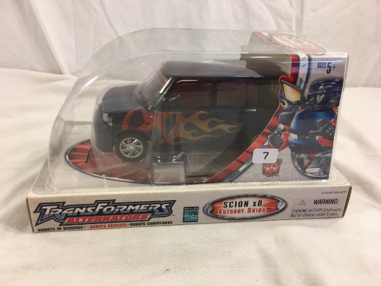 Collector Hasbro Tranformers Alternators Scion xB Autobot Skids 9"