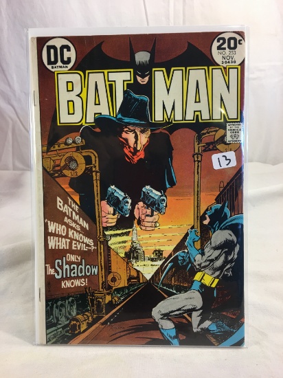 Collector Vintage DC Comics Batman Only The Shadow Knows No. 253