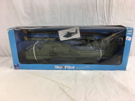 NIB Collector NewRay Sky Pilot Model Kit 1/32 Scale - Box Has Minor Damage - See Pictures