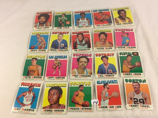 Lot of 20 Pcs Collector Vintage Sport NBA Basketball Sport Cards Assorted Players & Cards