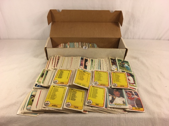 Collector Loose Vintage Fleer 1981-82 Baseball Trading Cards In A Box