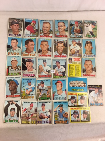 Lot of 30 Pcs Loose Collector Vintage Sport Trading Baseball Cards Assorted Players & Cards