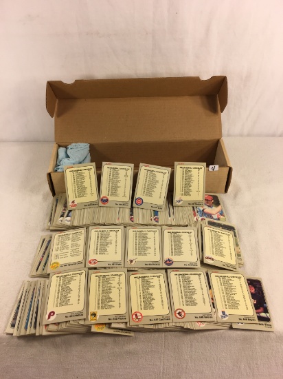 Collector Loose Vintage Fleer 1983 Vintage Baseball Trading Cards In A Box