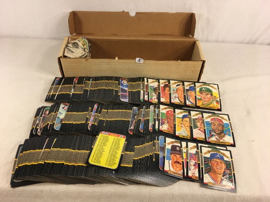 Collector Loose  Vintage Donruss 1987 Baseball Trading Casrds In A Box