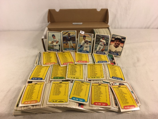 Collector Loose Vintage Fleer 1982 Baseball Trading Cards In A Box