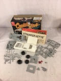 Collector Loose in Box AMT Molded in Color '63 Corvette Stingray 1/25 Model Kit