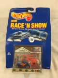 Collector NIP Hotwheels Mini Race 'N Show Gas Station -See Pictures