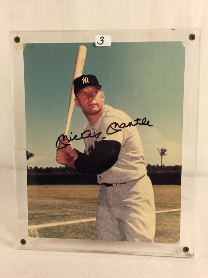 Collector Sport Baseball Photo Hand Signed by Mickey Mantle 8X10"