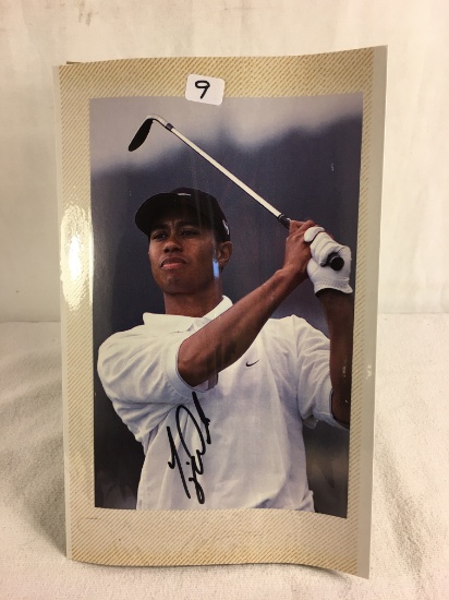 Collector Sport Golf Photo Autographed by Tiger Woods 5.5X8.5"