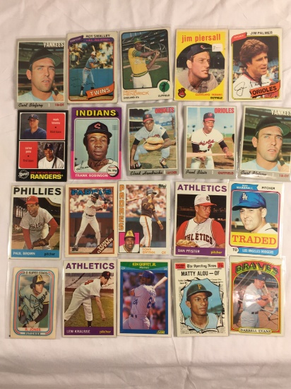 Lot of 20 Pcs Collector Loose Vintage Assorted Players Baseball Cards - See Pictures