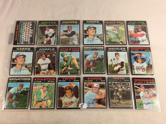 Lot of 18 Pcs Collector Vintage Assorted Baseball Sport Players Trading Cards - See Pictures