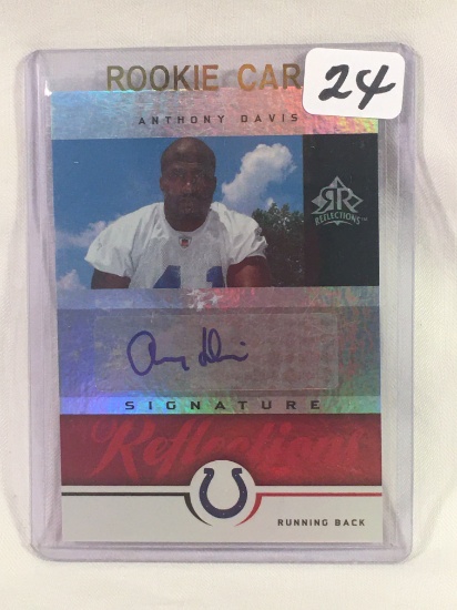 Collector NFL Football Signed Sport Card By: 2005 Upperdeck Anthony Davis