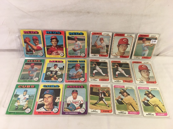 Lot of 18 Pcs Collector Vintage Sport MLB Baseball Sport Trading Assorted Cards & Players