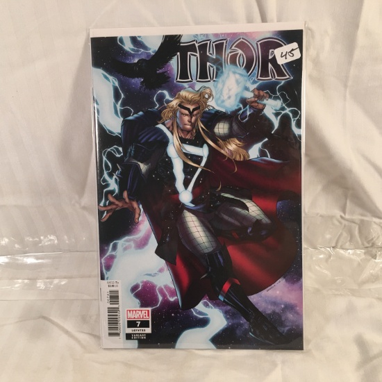 Collector Modern Marvel Comics  Thor VARIANT EDITION NO. 7 Comic Book