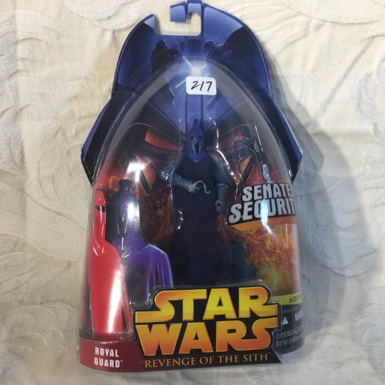 NIP Collector Hasbro Star Wars Revenge Of The Sith Royal Guard Action Figure 4" Tall Figure
