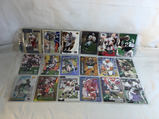 Lot of 18 Pcs Collector Modern NFL Football Sport Trading Assorted Cards & Players - See Pictures