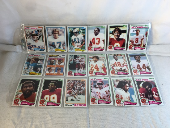 Lot of 18 Pcs Collector Vintage  NFL Football Sport Trading Assorted Cards & Players - See Photos