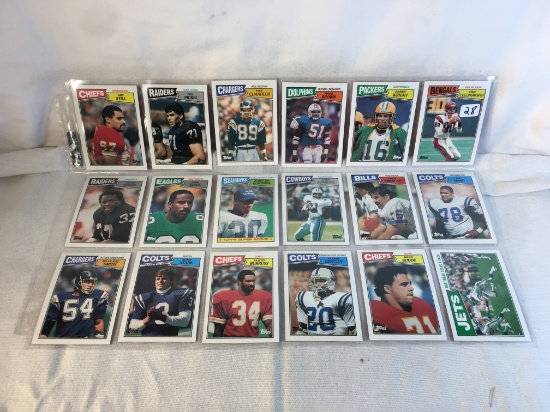 Lot of 18 Pcs Collector Vintage NFL Football Sport Trading Assorted Cards and Players - See Pictures