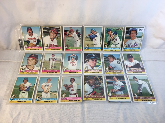 Lot of 18 Pcs Collector Vintage MLB Baseball Sport Trading Assorted Cards and Players - See Pictures
