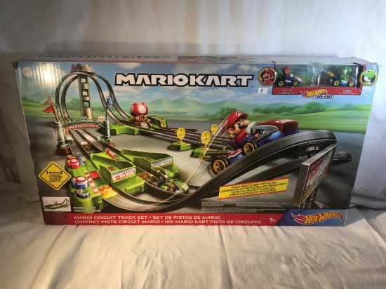 Collector NIB Hot Wheels Mario Kart Mario Circuit Track Set With Die-Cast Cars Sz: 28x15"